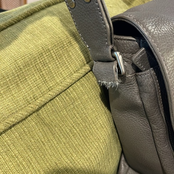 Coach “Camden” Pebbled Leather Unisex Messenger Bag - Picture 5 of 16